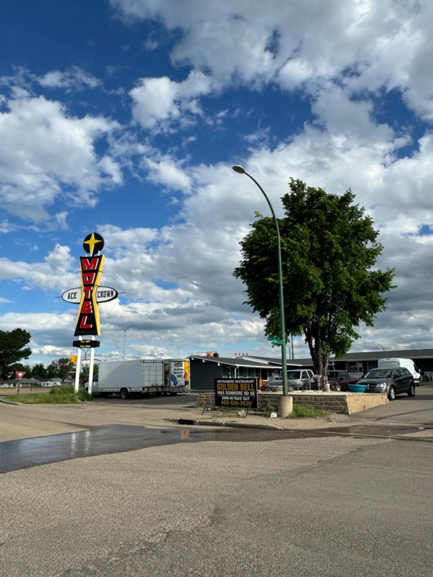 Ace Crown Motel Medicine Hat Exteriér fotografie