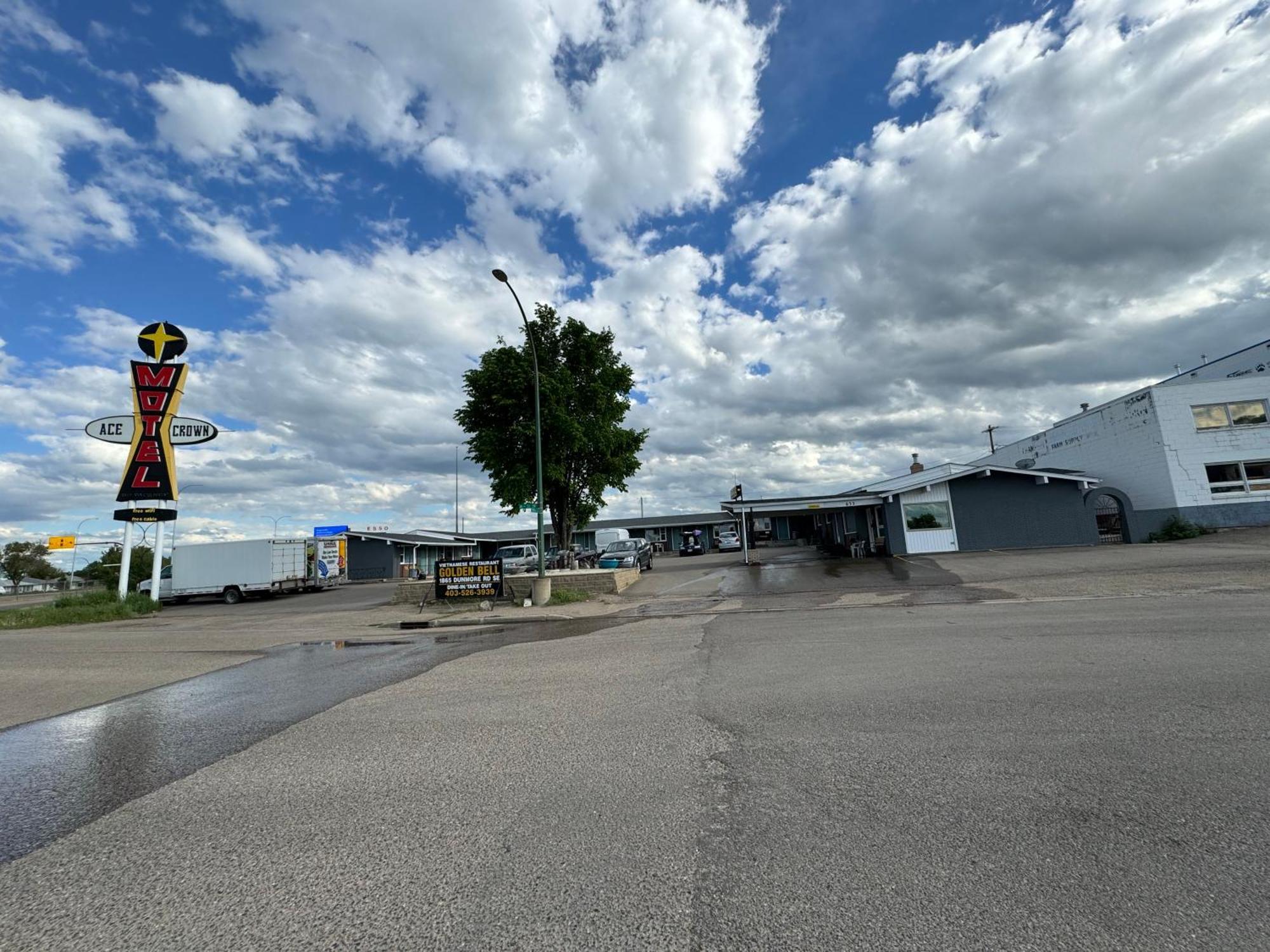 Ace Crown Motel Medicine Hat Exteriér fotografie