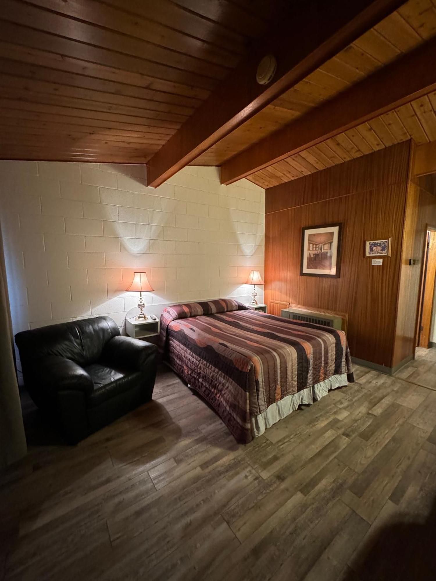 Ace Crown Motel Medicine Hat Exteriér fotografie