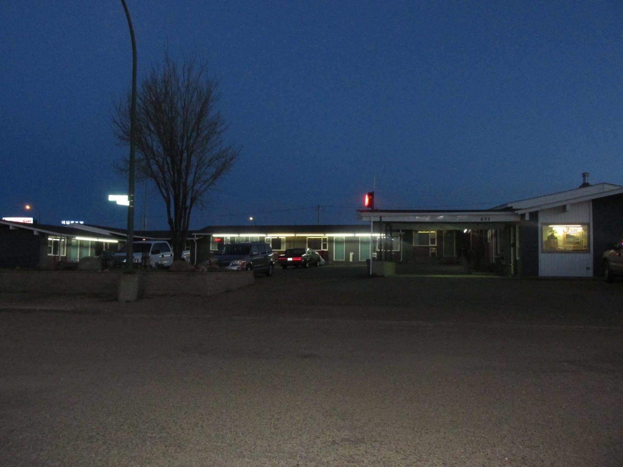 Ace Crown Motel Medicine Hat Exteriér fotografie
