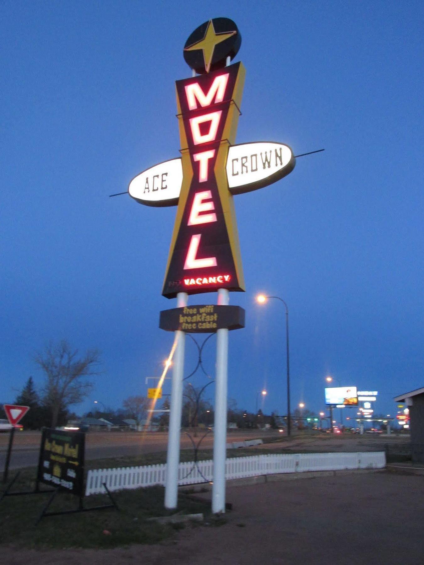 Ace Crown Motel Medicine Hat Exteriér fotografie